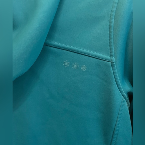 O’Neill Size Medium Turquoise Hoodie with a fleece interior. Two front pockets. - Picture 11 of 14